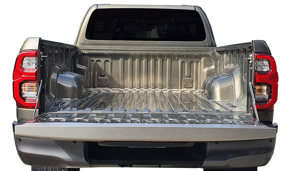 PROTECTION INOX PORTE ARRIERE TOYOTA HILUX REVO 2016+