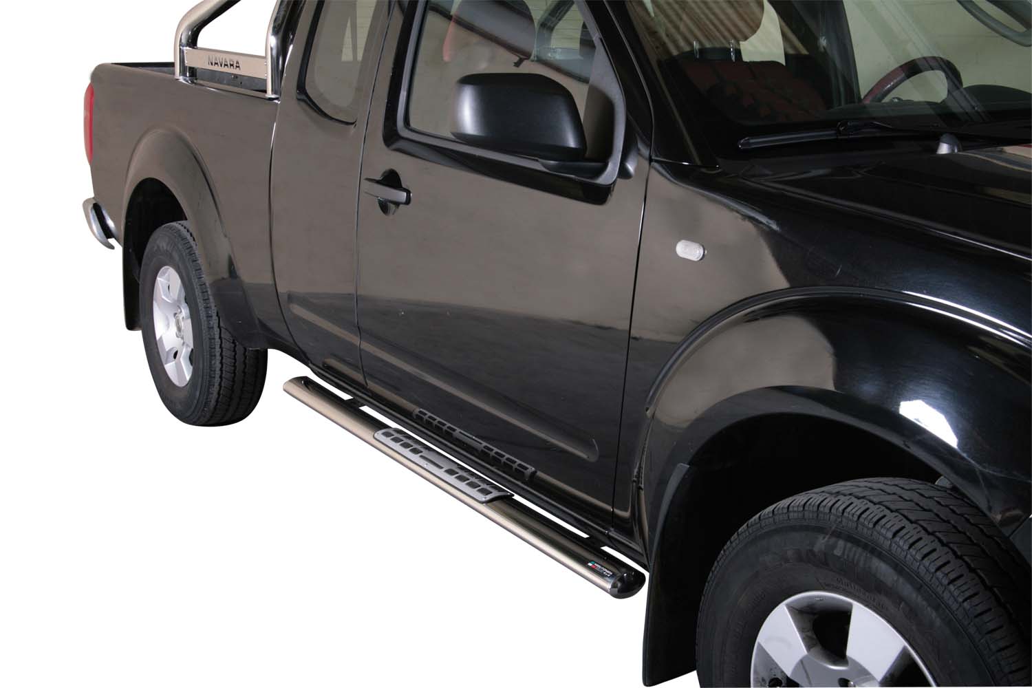 TUBES MARCHE PIEDS OVALE INOX DESIGN NISSAN NAVARA D40 2005+ KING CAB 