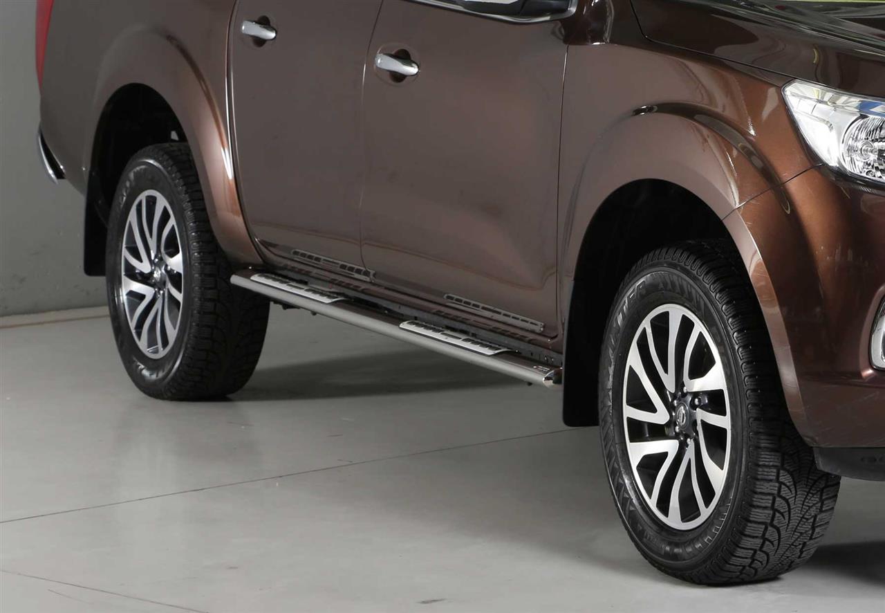 TUBES MARCHE PIEDS OVALE INOX DESIGN NISSAN NAVARA NP300 2016+ DOUBLE CAB