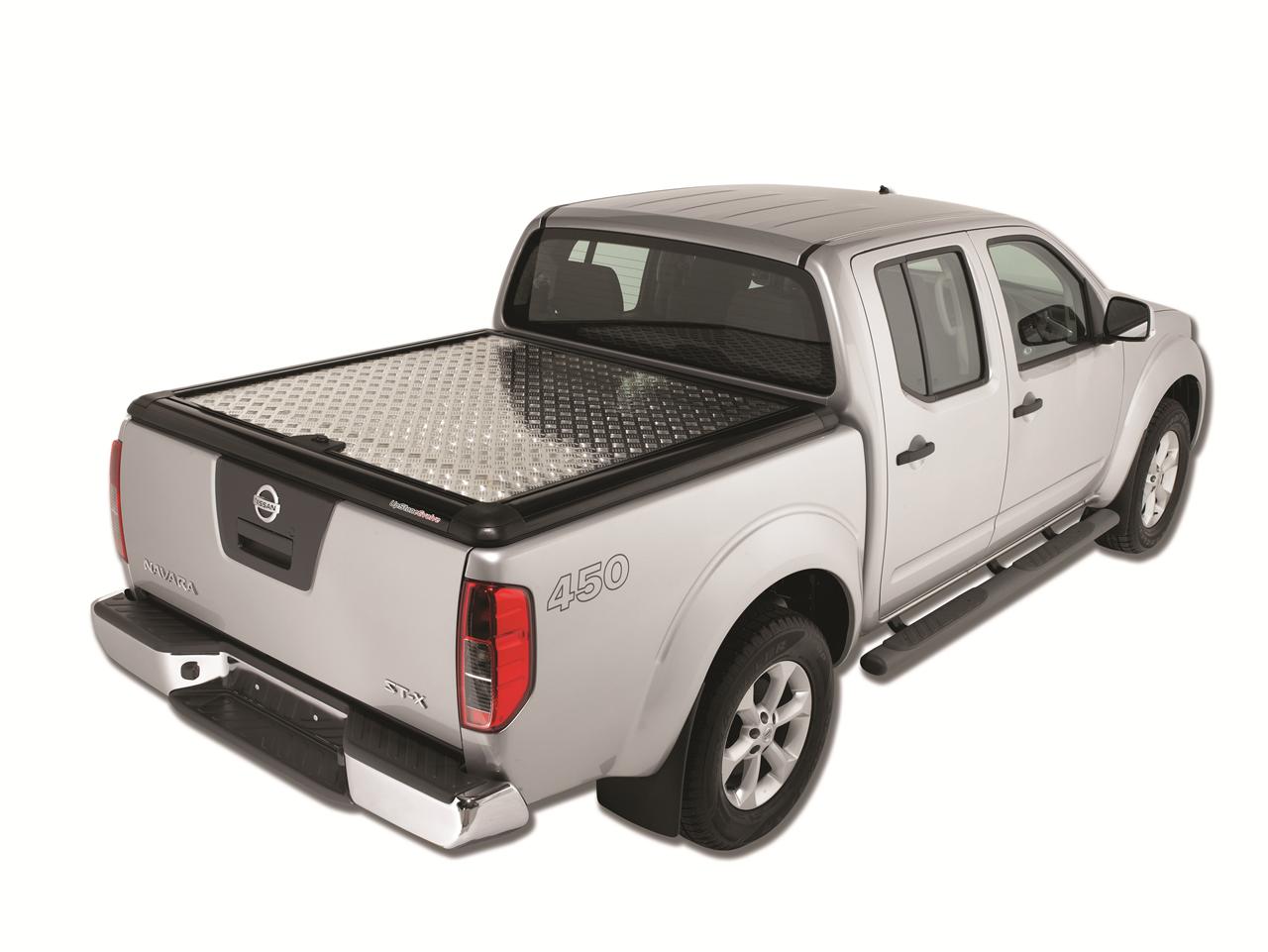 TONNEAU COVER ALU NISSAN NAVARA DOUBLE CAB C-CHANEL 2005/2015 Checker plate