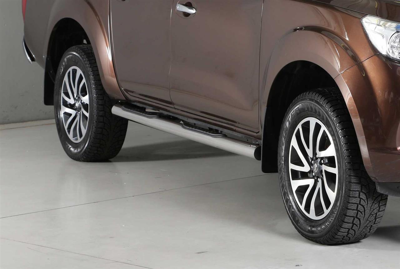 TUBES MARCHE PIEDS INOX Ø 76 NISSAN NAVARA NP300 2016+ DOUBLE CAB