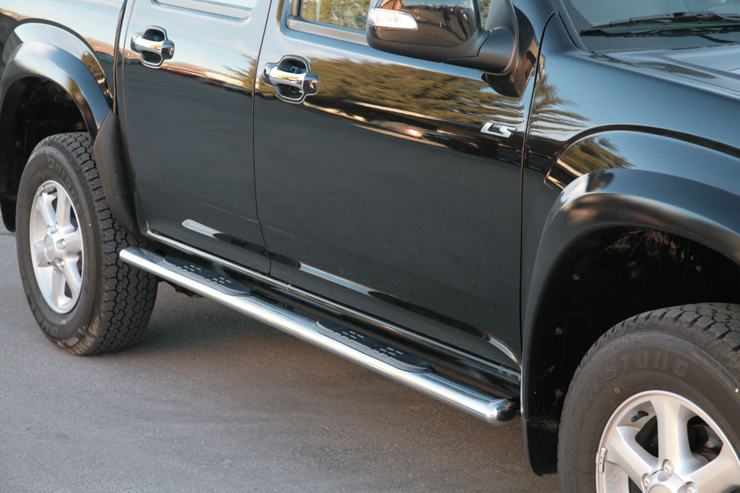 TUBES MARCHE PIEDS OVALE INOX Ø76 ISUZU DMAX 2007/2011 (DOUBLE ET SPACE CAB)
