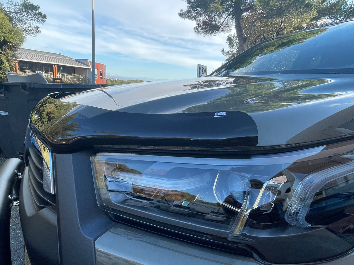 SUPER GUARD TOYOTA HILUX 2016/2020 (DEFLECTEUR DE CAPOT TEINTE)
