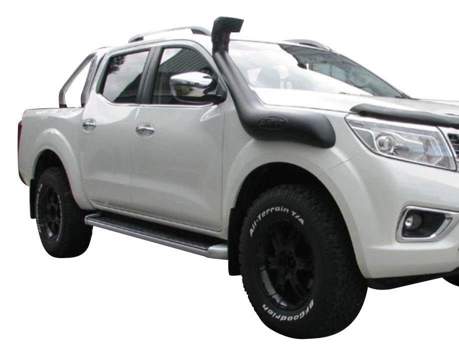 SAFARI SNORKEL NISSAN NP300 2016+ (DECOUPE RESERVOIR LAVE GLACE)